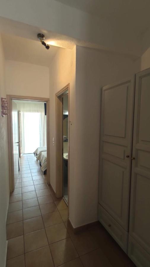 Violetta Apartments นิโอไกลมา ภายนอก รูปภาพ